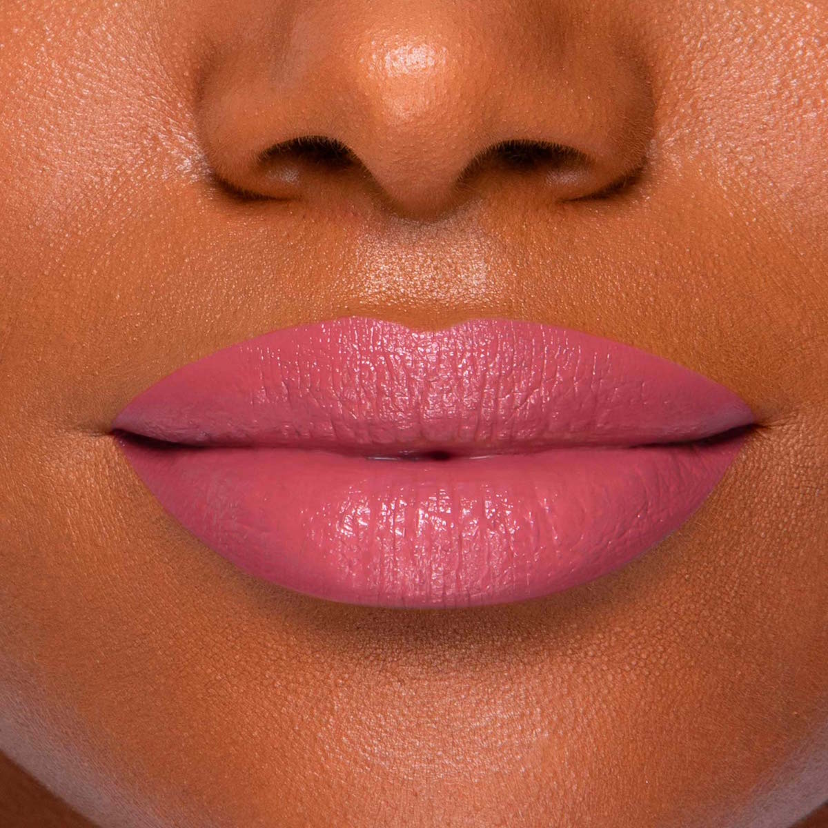 LADY BOLD LIPSTICK  (LABIAL CREMOSO)